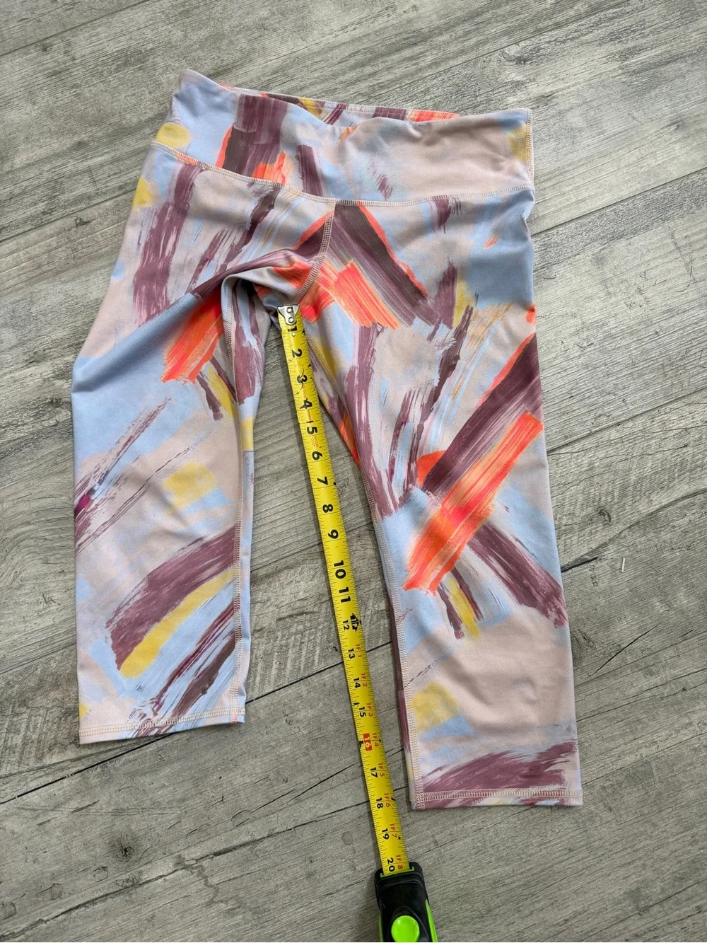 ALO Yoga Airbrush Modernist Colorful Brushstroke Capri Leggings
